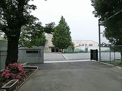 駿河台大学第一幼稚園 1462m