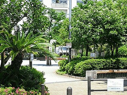 まいばすけっと 西蒲田4丁目店 554m