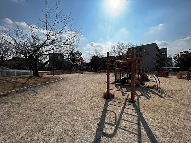 井尻公園(約1,389m)