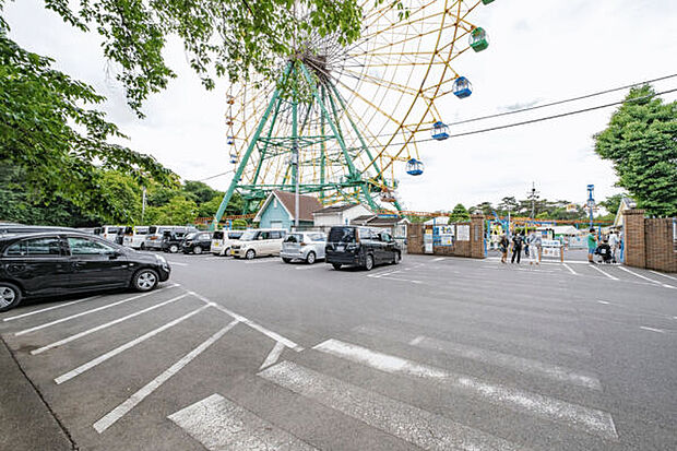 華蔵寺公園遊園地(約1,449m)