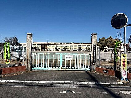 知立市立知立小学校 215m