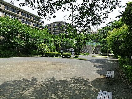 横浜市立末吉中学校 1809m
