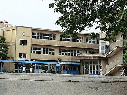 柏市立土小学校 1099m