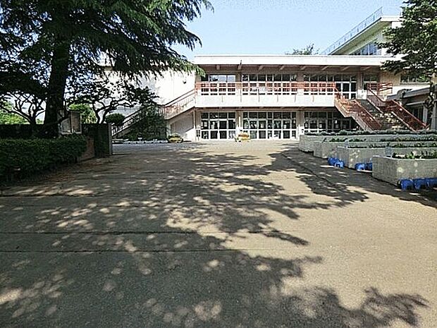 小平市立小平第十一小学校(約250m)