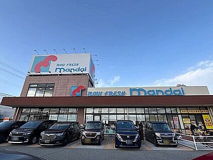 万代 川西加茂店 1098m