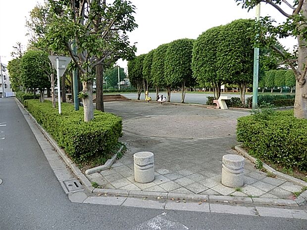 上木崎足立神社公園（約578m）