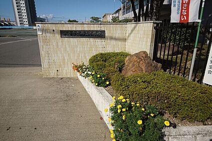 一宮市立神山小学校 983m