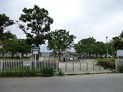 川口市立新郷南小学校 964m