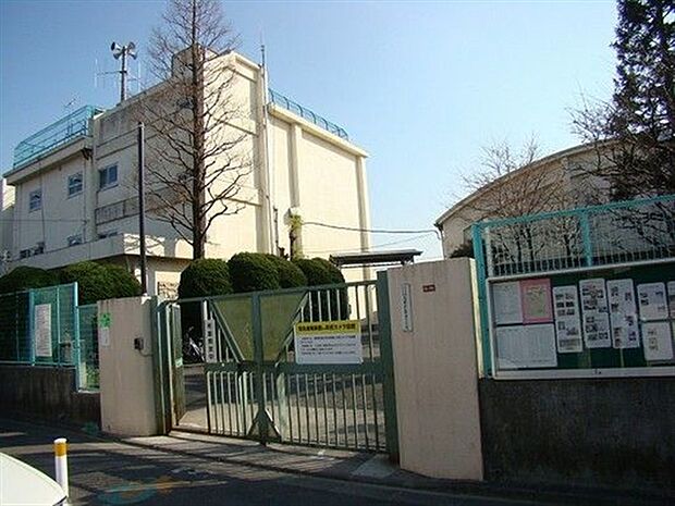 杉並区立高井戸第四小学校（約646m）