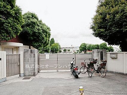 横浜市立大口台小学校 880m