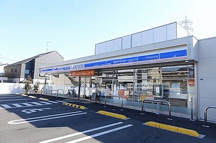 ローソン港北下田町５丁目店 472m