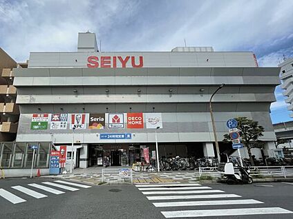 西友 行徳店 752m