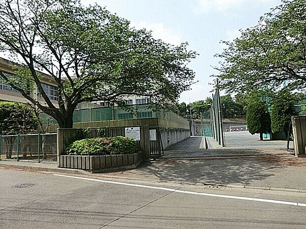 茅ヶ崎市立赤羽根中学校（約1,882m）