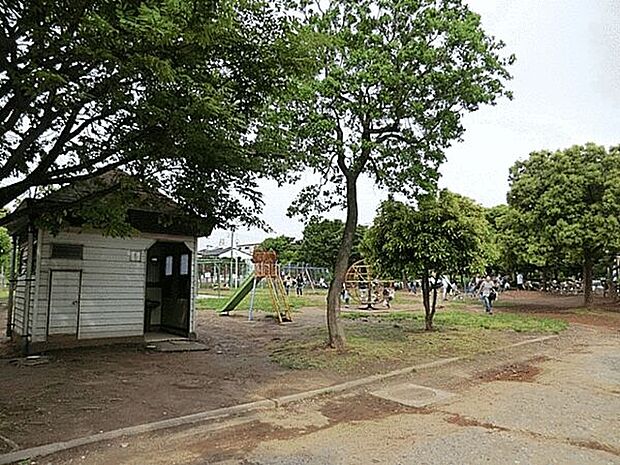 塩焼中央公園（約471m）