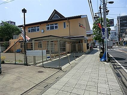 神戸幼稚園 445m