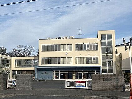 大泉町立北中学校 849m