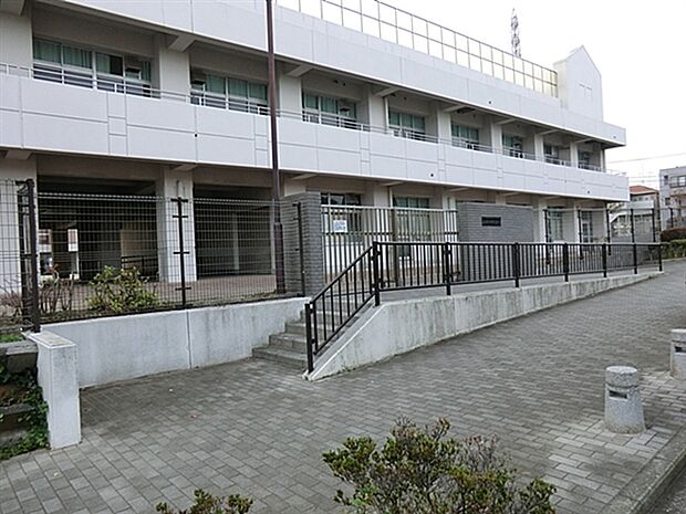 横浜市立岩井原中学校(約429m)