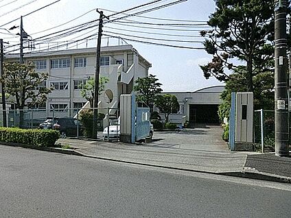 町田市立町田第三中学校 1249m