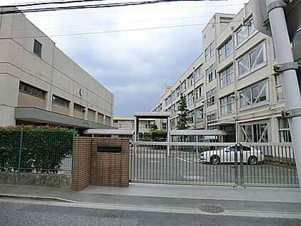 練馬区立田柄中学校 398m