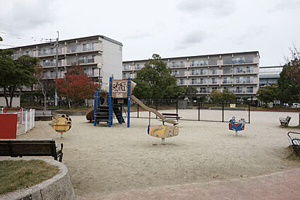 大町団地西公園 900m
