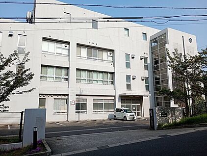 名古屋市立神丘中学校 1741m