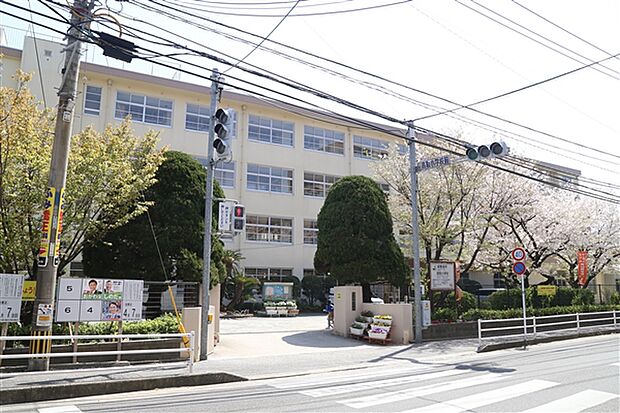 福岡市立高取小学校（約299m）