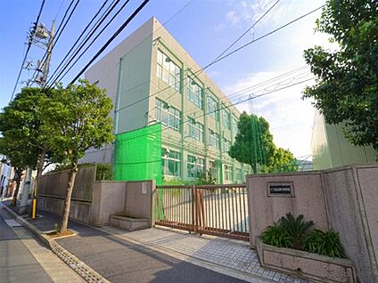 江戸川区立松江第六中学校 706m