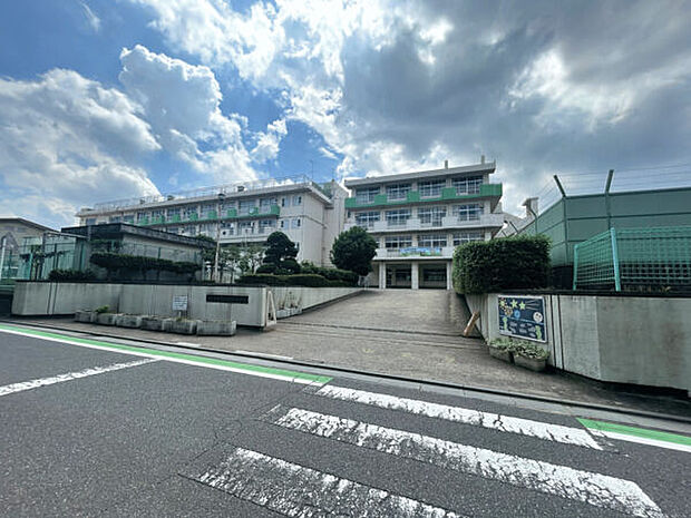 さいたま市立芝原小学校（約887m）