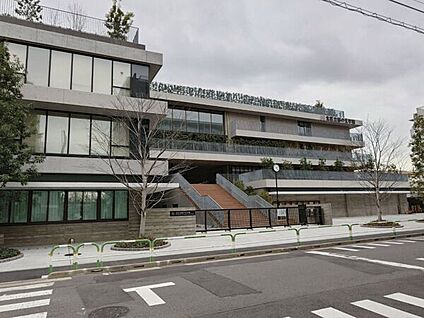 ローソンストア100 赤羽駅南口店 539m