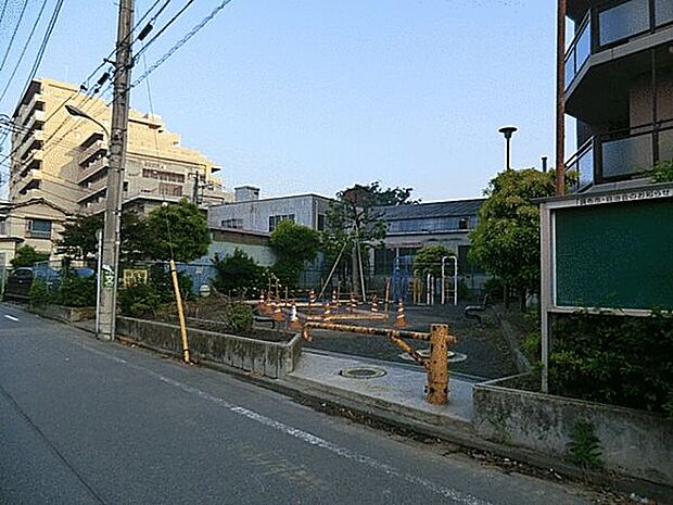 二本松北公園(約633m)