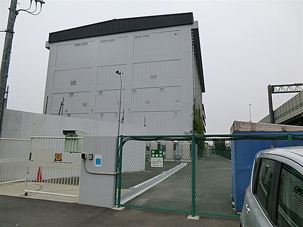 大田区立羽田中学校（約1,656m）