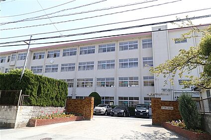 福岡市立原北中学校 1045m