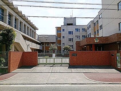 名古屋市立辻小学校 779m