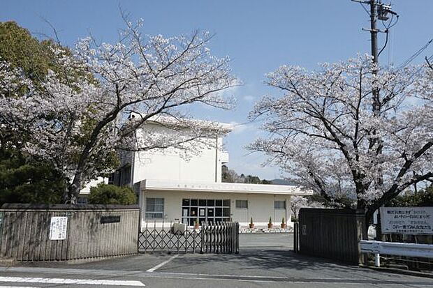 太宰府市立太宰府東小学校（約1,226m）