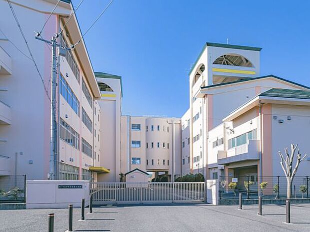 さいたま市立辻南小学校(約1,349m)