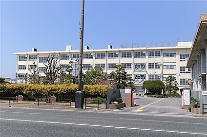 福岡市立原中央中学校 497m