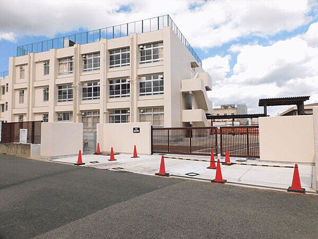大阪市立東淀中学校（約495m）