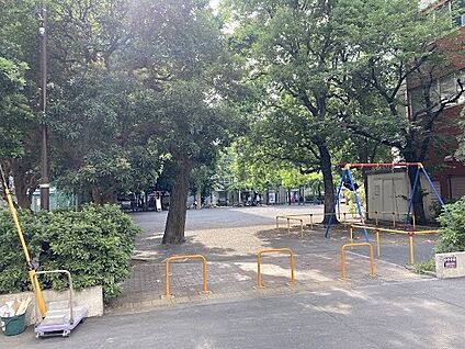川崎市立南河原中学校 645m