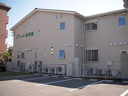 らくだ書店 城北店 1410m