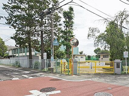 町田市立南中学校 638m
