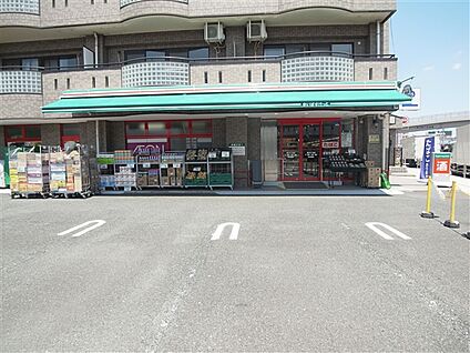 川崎市立西高津中学校 661m