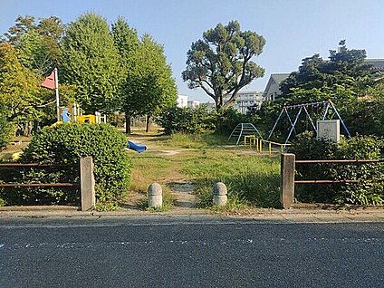 警弥郷公園 989m