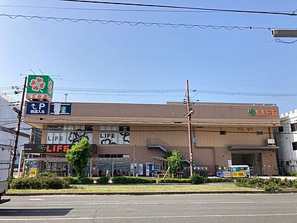 ライフ西淡路店 874m