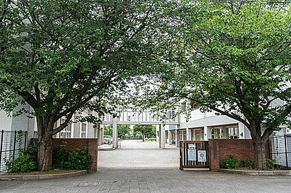 緑町公園 889m