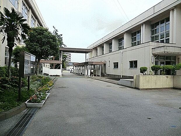 鎌ケ谷市立鎌ケ谷中学校（約1,148m）