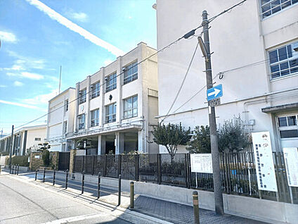 大阪市立東小路小学校 169m