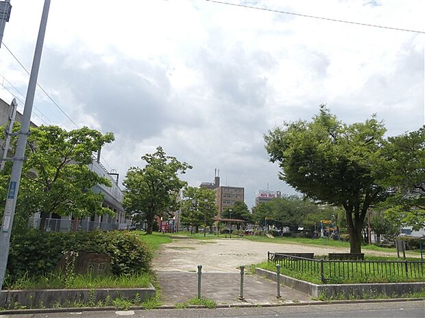 長田公園(約1,458m)