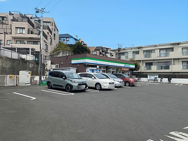 ファミリーマート 六ッ川二丁目店(約431m)