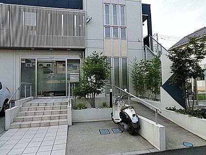 トモズ テラスモール湘南店 1219m