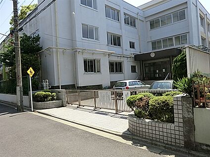 江戸川区立瑞江小学校 672m